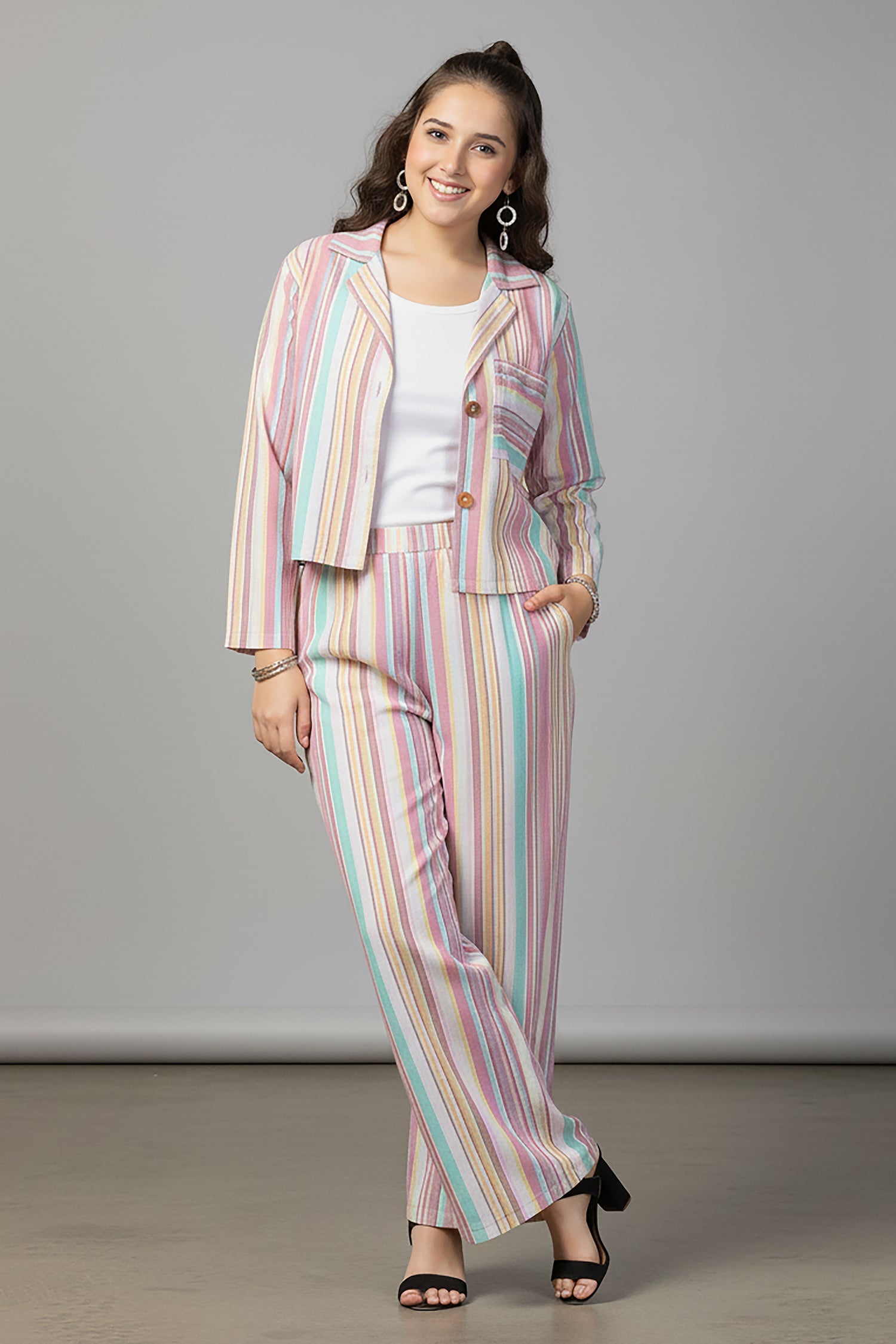 Girls's Light Pink Cotton Stripe Printed ineer, Jecket and Pant Set