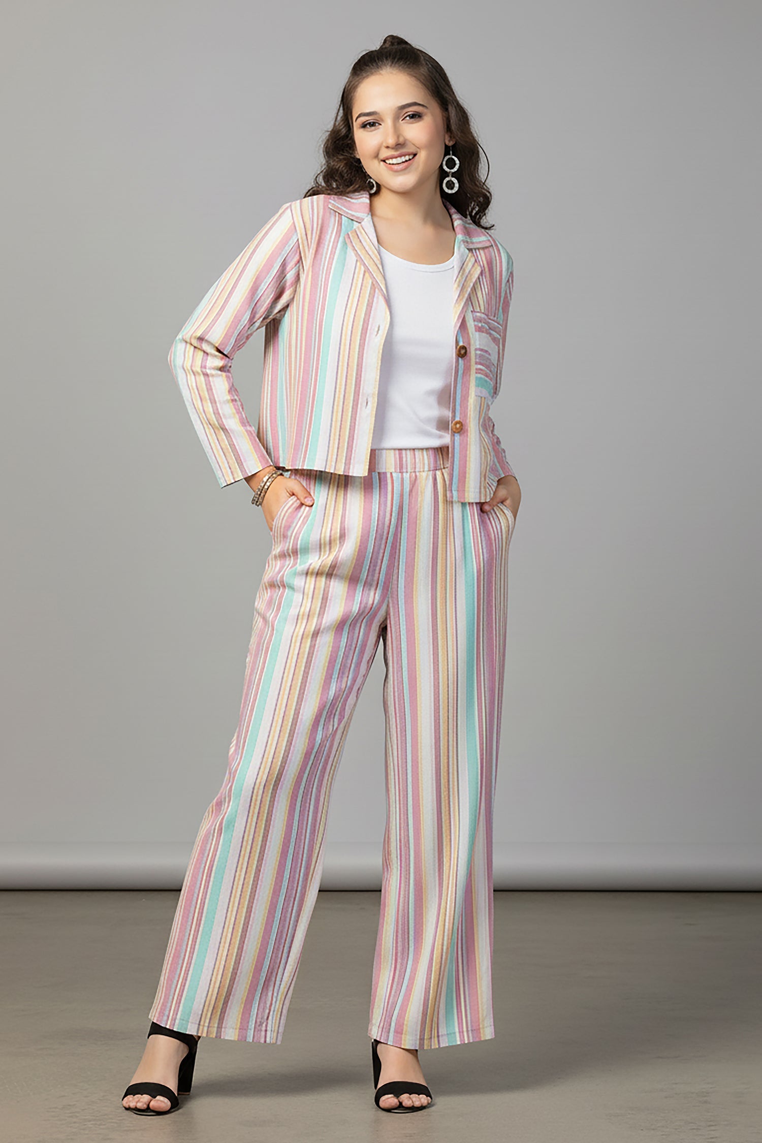 Girls's Light Pink Cotton Stripe Printed ineer, Jecket and Pant Set