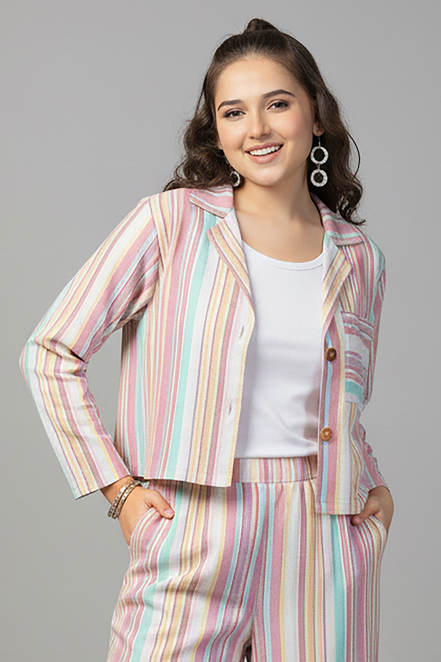 Girls's Light Pink Cotton Stripe Printed ineer, Jecket and Pant Set